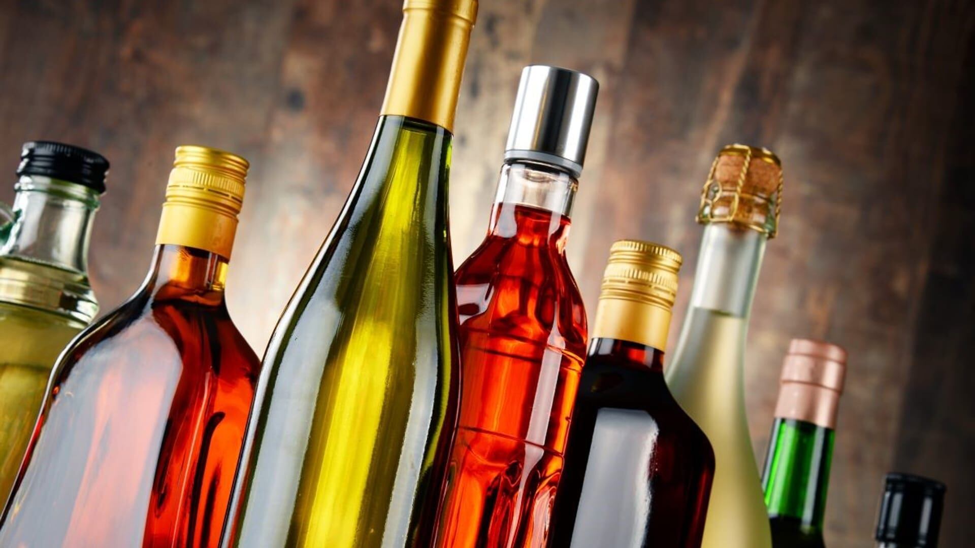 Nuevas etiquetas de advertencia podrían ayudar a la gente a reducir el consumo de alcohol