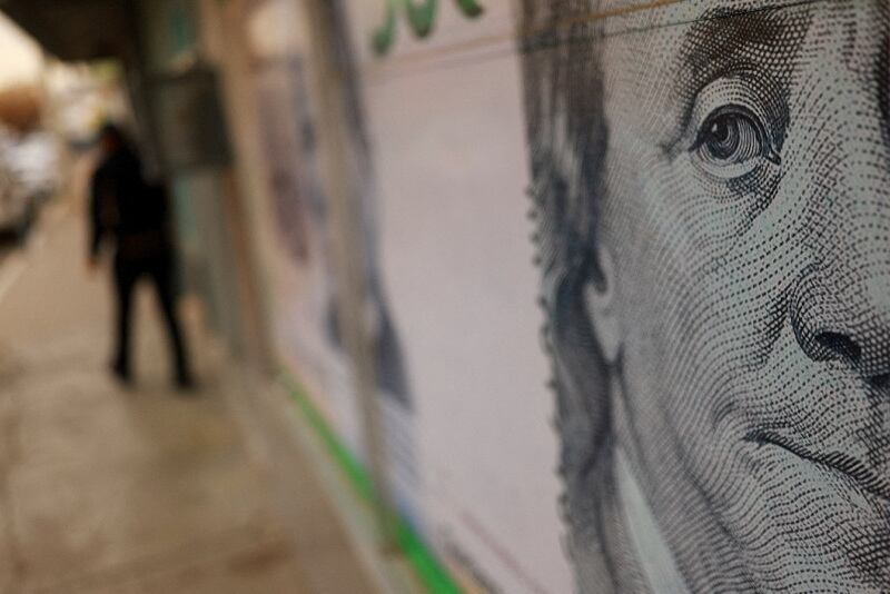 A pesar de la digitalización, aún se necesita contar con el efectivo. REUTERS/José Luis González