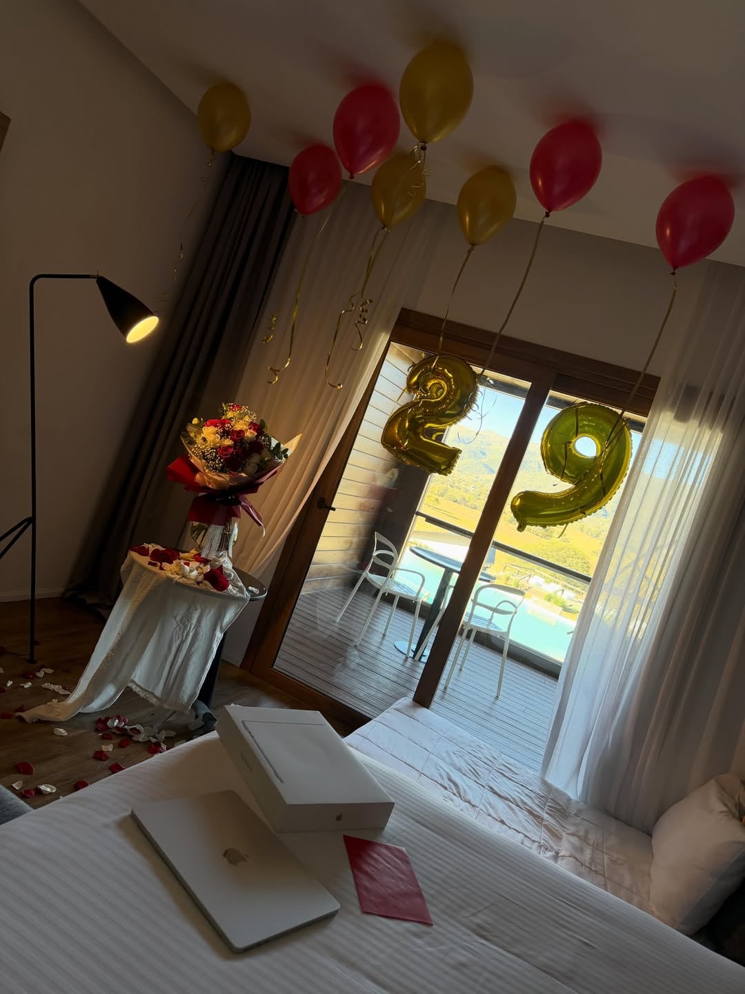 El detalle del romántico festejo sorpresa organizado por Alex Caniggia para el cumpleaños número 29 de Melody Luz