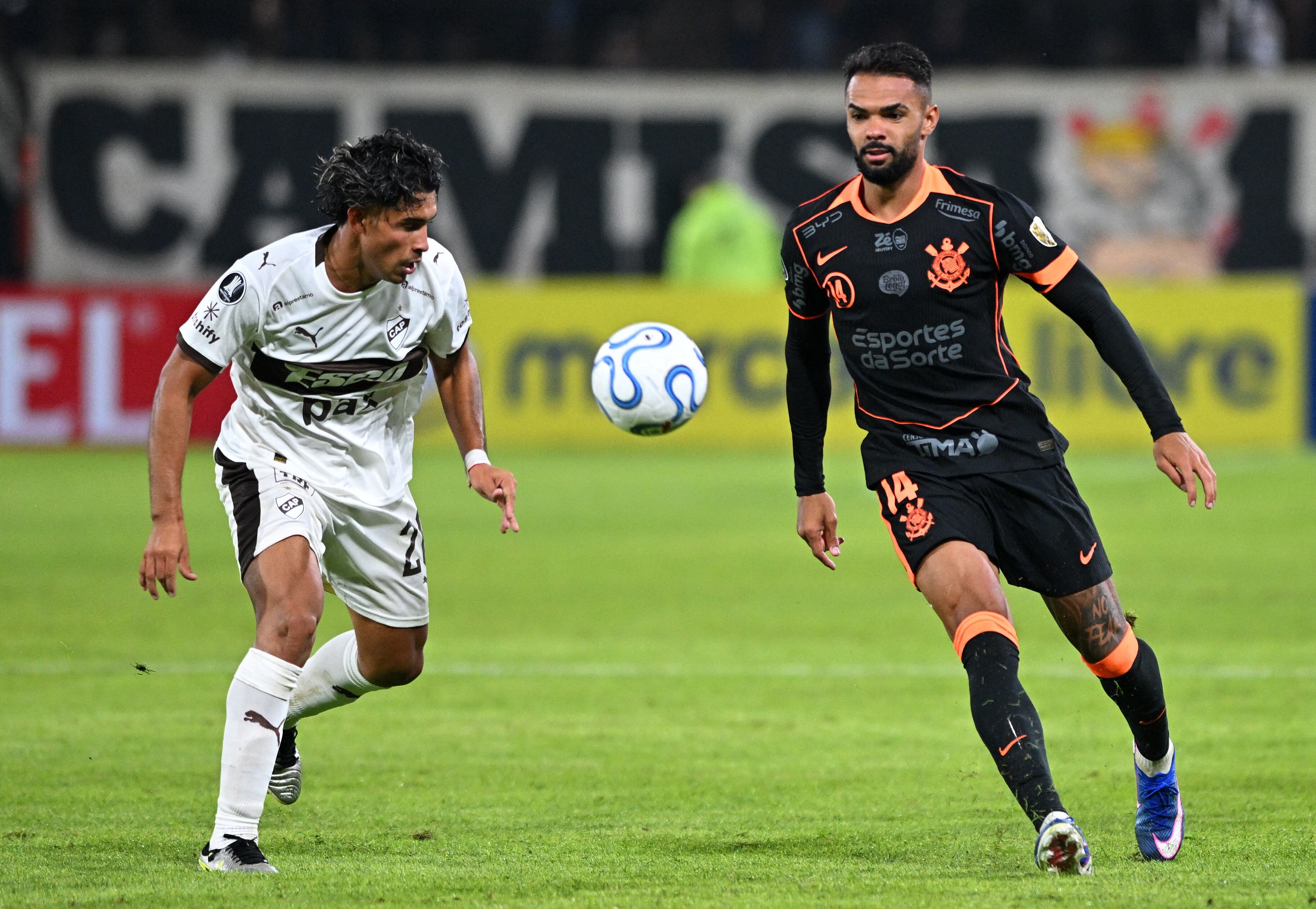 Platense visitará a Corinthians con la clasificación a octavos de la Libertadores en juego