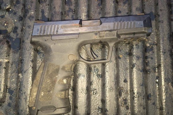 Policía de Guatemala detiene a dos presuntos pandilleros cuando descuartizaban a una persona