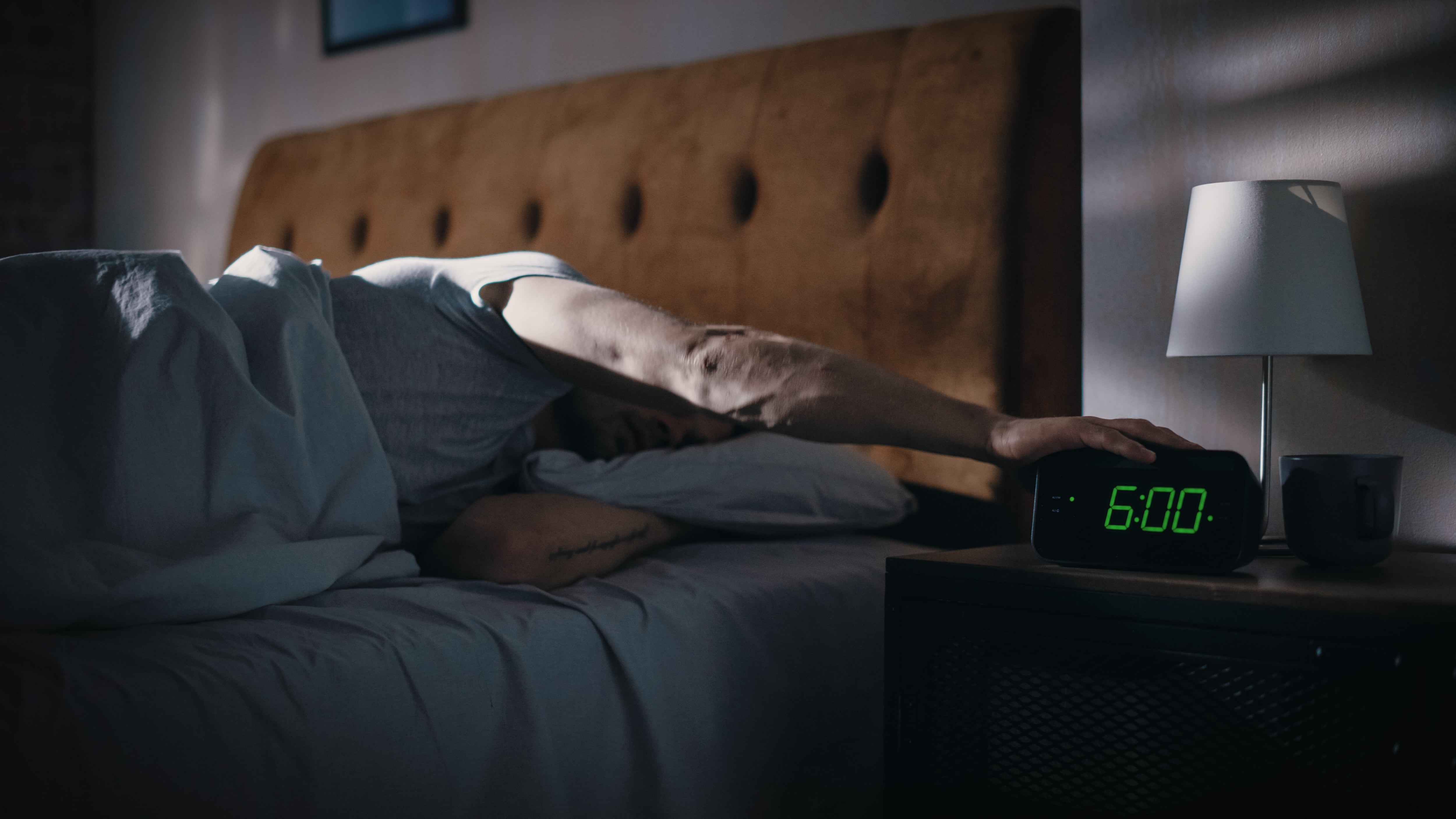 Experta advierte que ignorar la predisposición genética al sueño aumenta el riesgo de insomnio crónico, deterioro cognitivo y problemas neurológicos