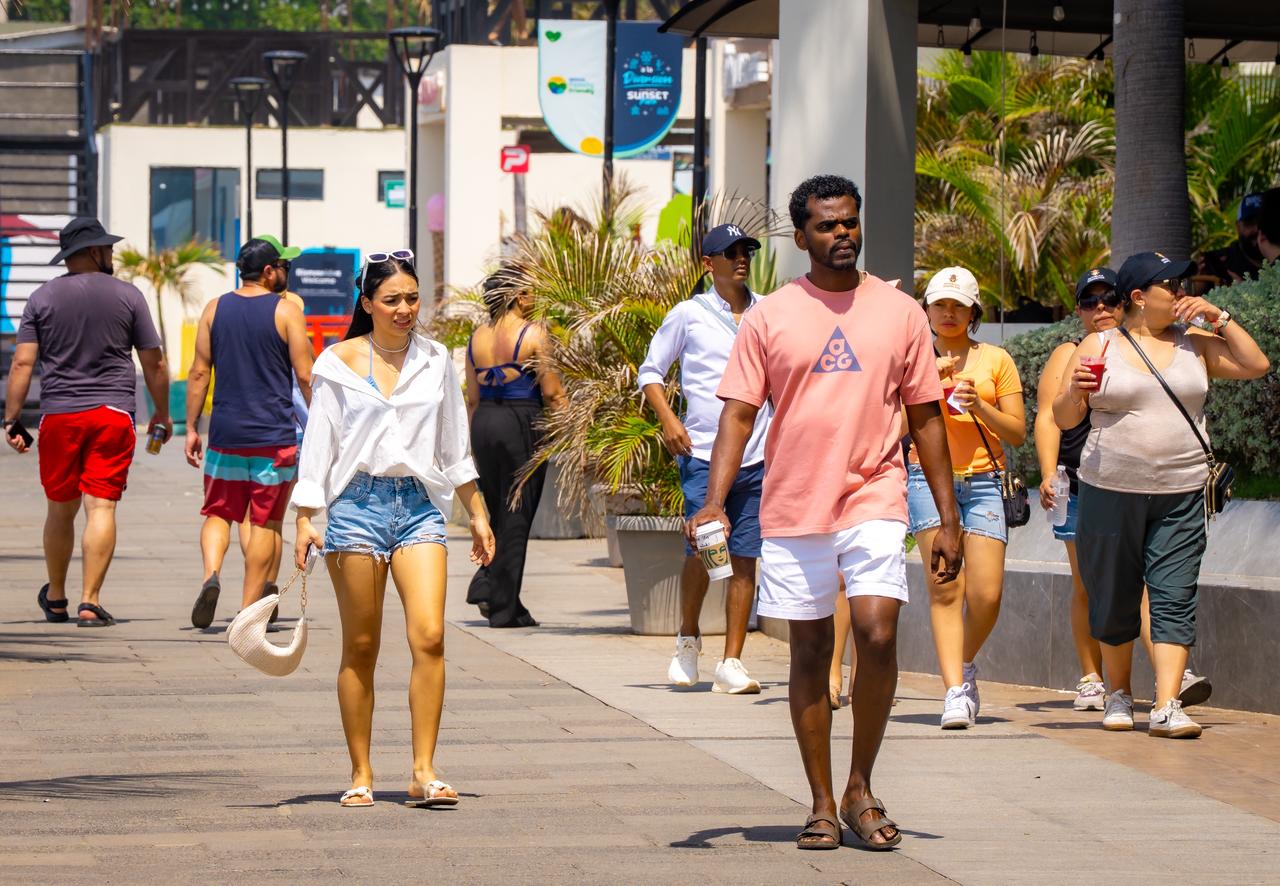 La noria del parque de diversiones Sunset Park se ha convertido en uno de los íconos del complejo, atrayendo a niños y adultos. (Cortesía: Secretaría de Prensa)