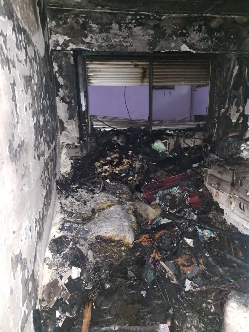 Así quedó la vivienda luego de que el hombre la prendiera fuego