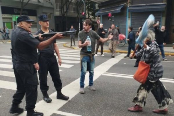 Quién es Coscu, el streamer que cuestionó a Marcos Galperin: amigo de Messi e Ibai Llanos y defensor de los jubilados