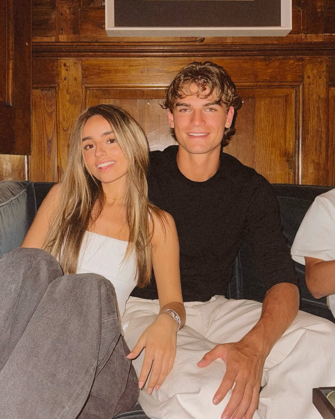 Emma Ramírez y Nicolás Paz, eligieron tener un pefil bajo en redes sociales, tan solo compartiendo algunos detalles de la relación
