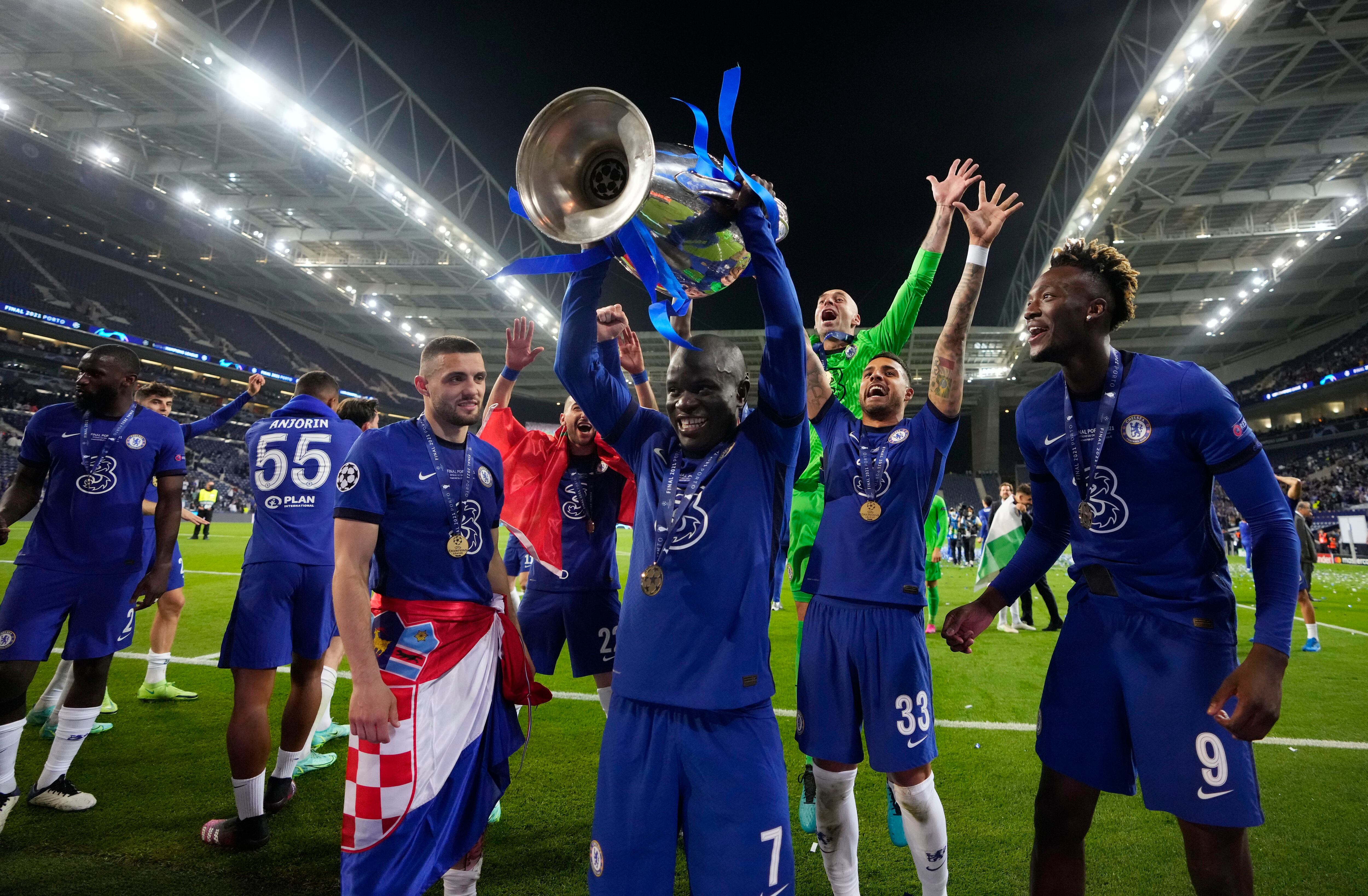 El paso de Kanté por Chelsea le permitió sumar otro título de Premier League en 2017 y la Champions League en 2021 (Pool via REUTERS/Manu Fernandez)