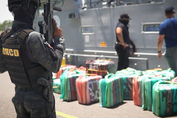 República Dominicana: Intercepta lancha con casi mil paquetes de presunta cocaína en República Dominicana