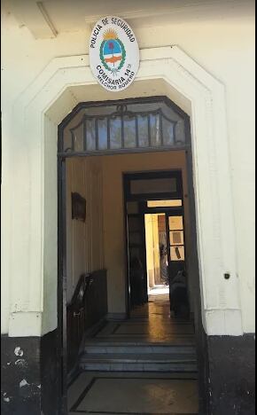 Agentes de la Comisaría Decimocuarta de La Plata intervinieron y detuvieron al agresor