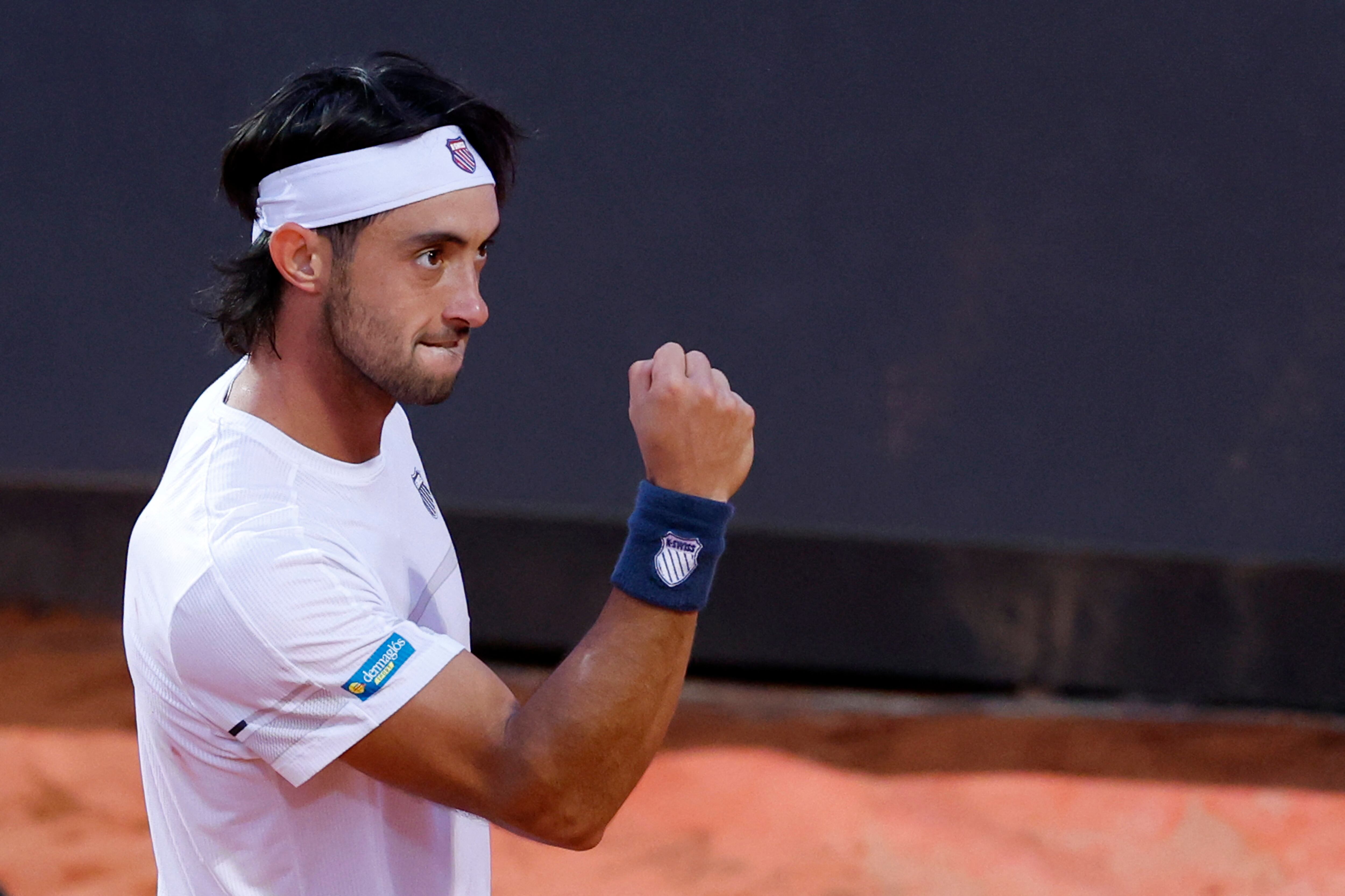 Thiago Tirante celebró en su debut y se metió en la siguiente instancia del certamen francés (Crédito: REUTERS/Remo Casilli)