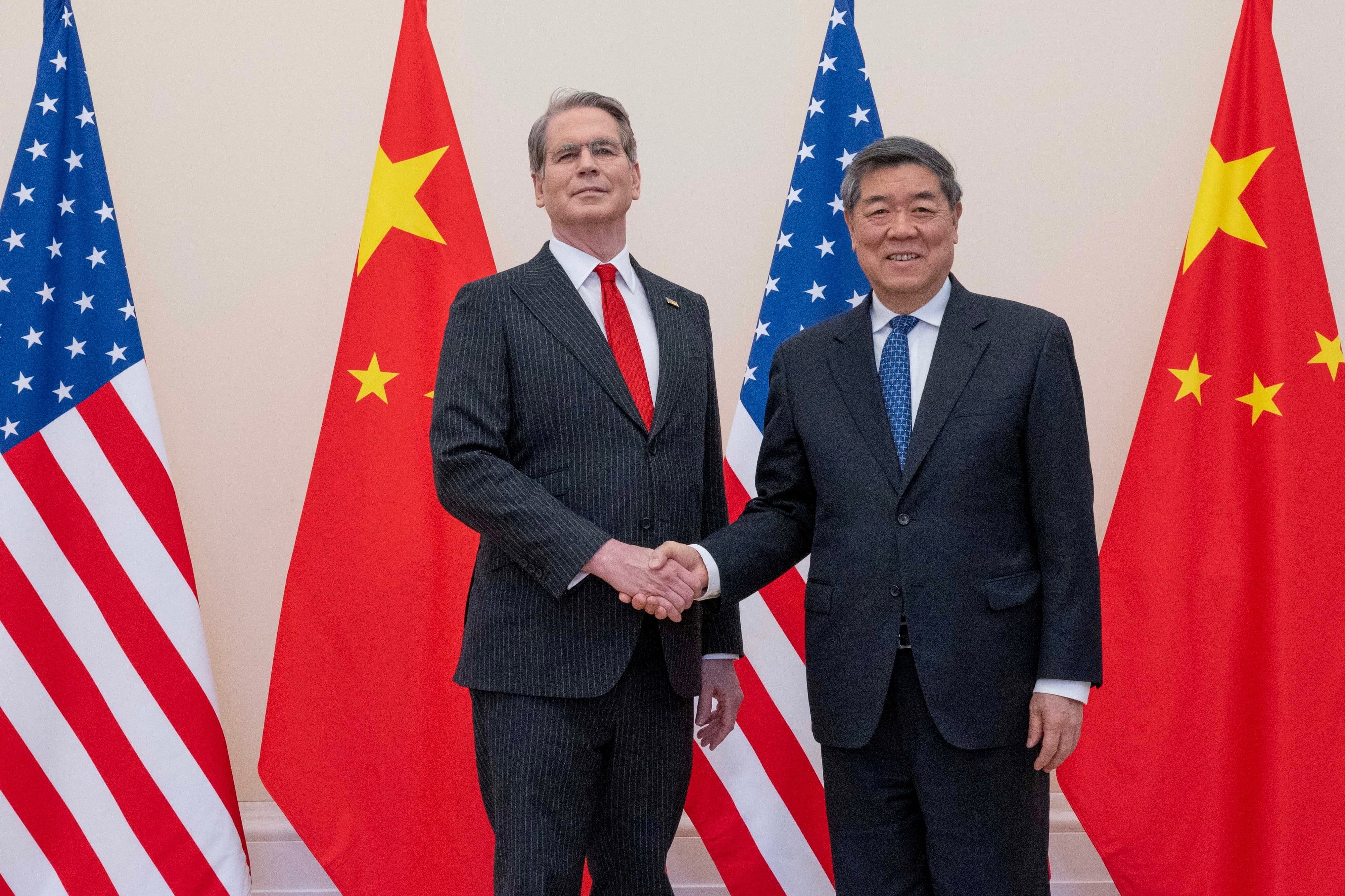 Scott Bessent se reúne en Seúl con una delegación china para retomar las negociaciones comerciales antes del encuentro entre Trump y Xi (REUTERS)