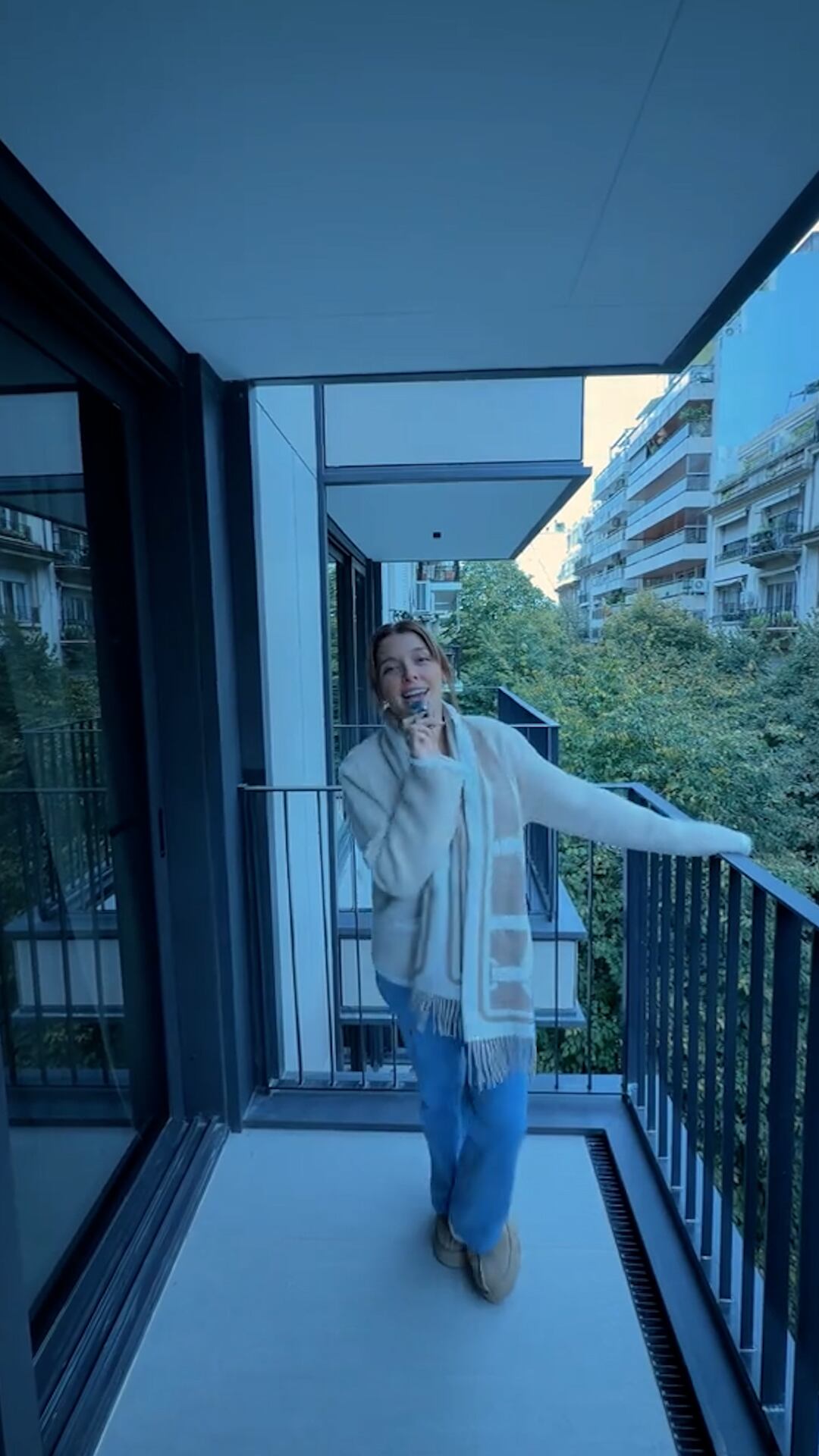 La influencer afronta el desafío de decorar su vivienda junto a una diseñadora, invitando a sus fans a seguir el proceso de transformación