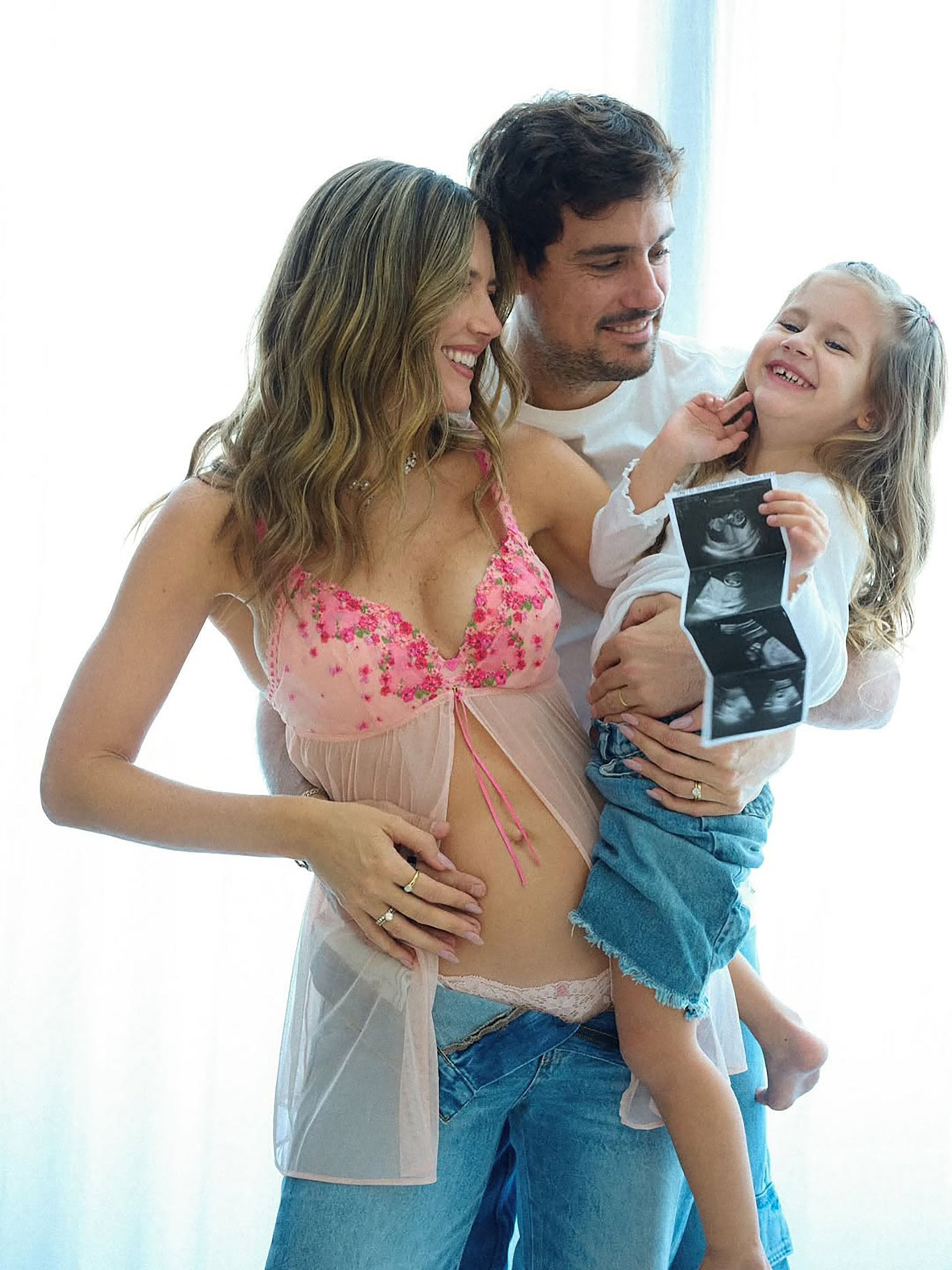 Stephanie Demner y Guido Pella son papás de Arianna y esperan su segunda hija
