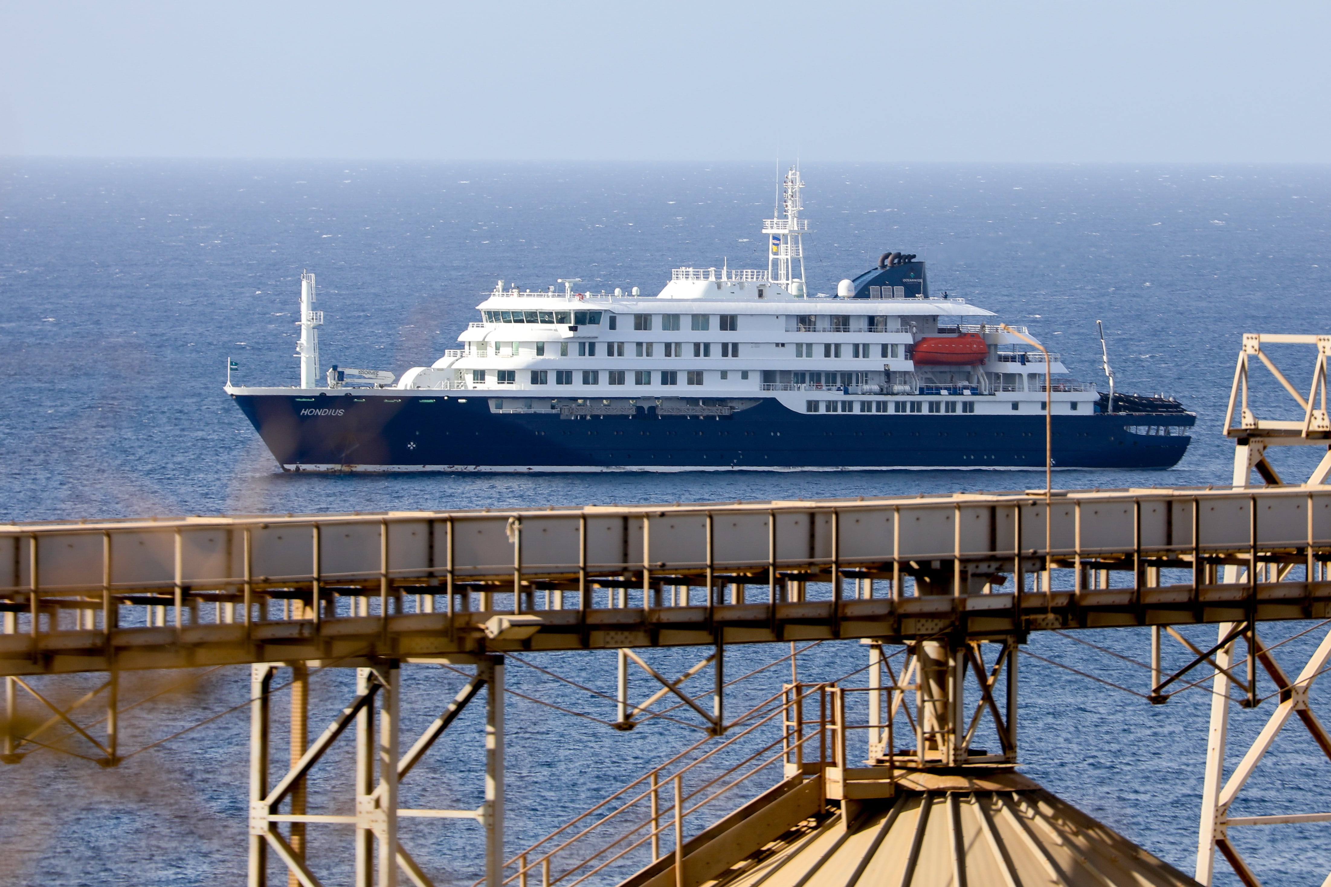 El crucero holandés MV Hondius. EFE/ Elton Monteiro 