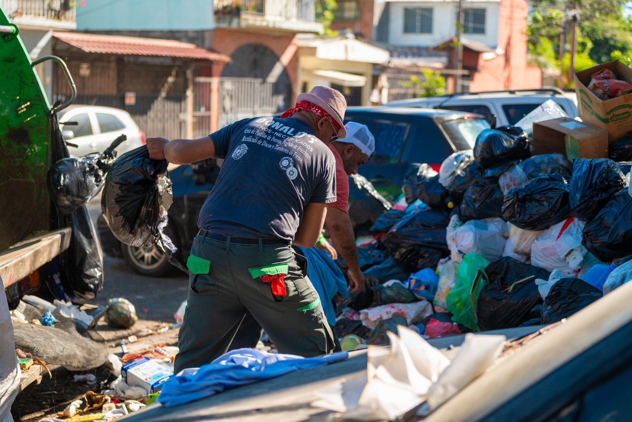 La municipalidad ofrece servicio de recolección de voluminosos y recolección extraordinaria para residuos fuera del horario habitual. (Foto: Alcaldía de San Salvador Centro)