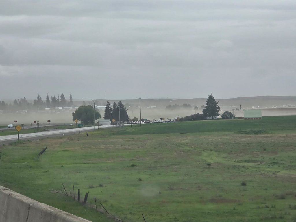 Tormenta de polvo provoca múltiples choques, heridos y cierre total de ...