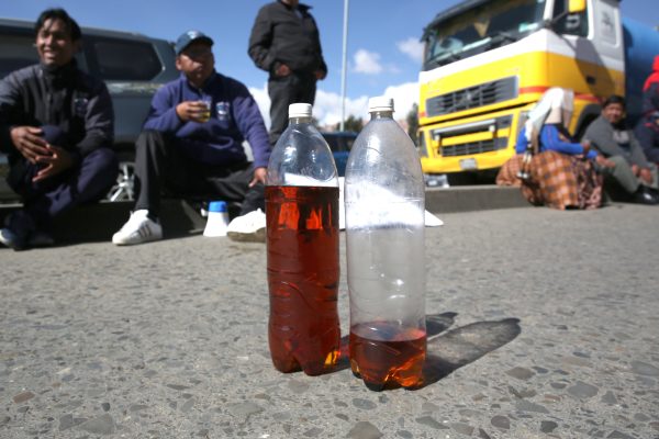 Tras una jornada de huelga y bloqueos en Bolivia, los choferes acuden al diálogo con el Gobierno