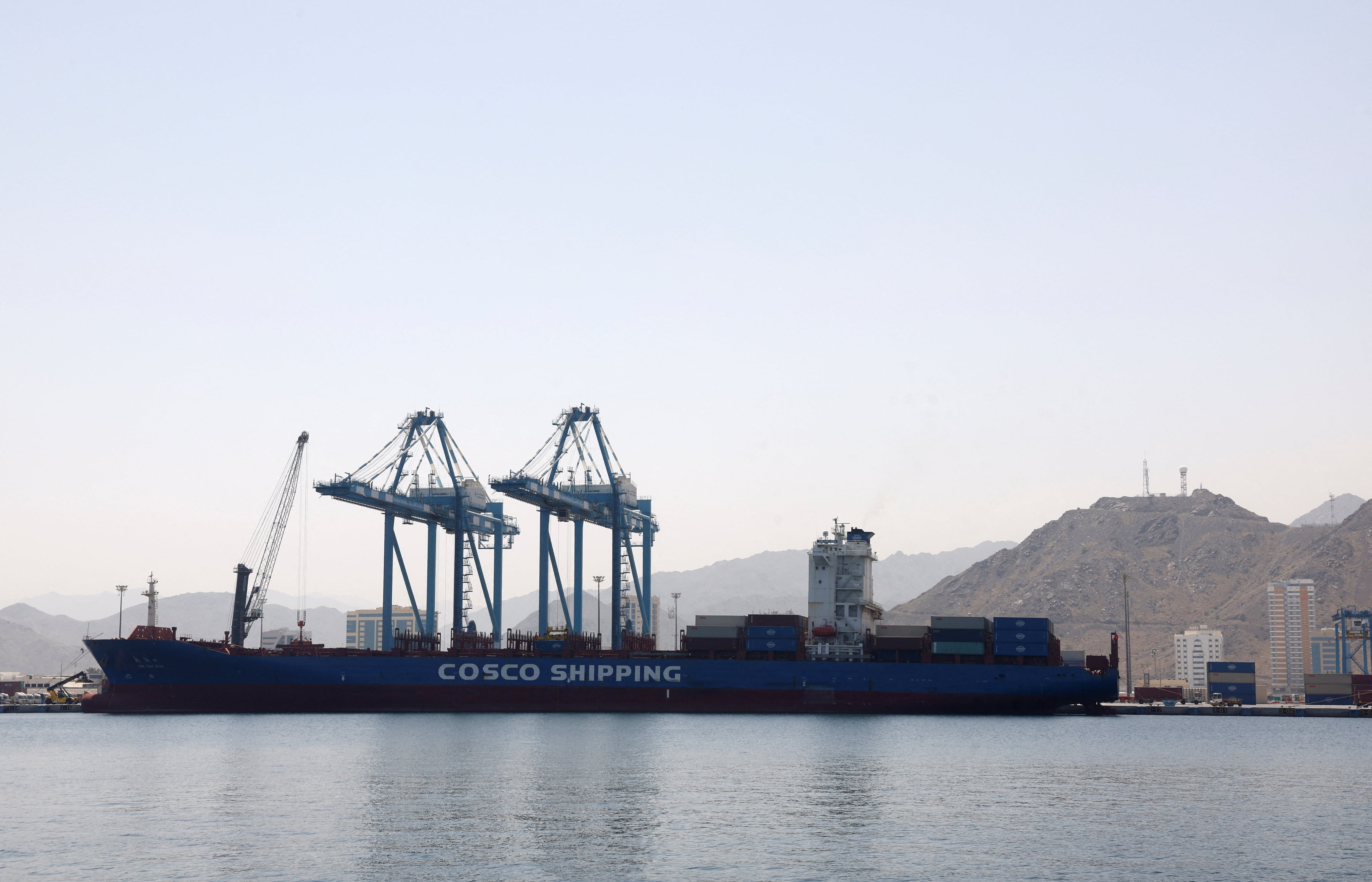 El puerto de Fujairah una importante terminal de exportación de petróleo y el principal puerto de los Emiratos Árabes Unidos fuera del Golfo Pérsico. REUTERS/Amr Alfiky