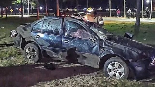 Cuatro vehículos participaron del choque, entre ellos un Volkswagen Bora conducido por un funcionario policial