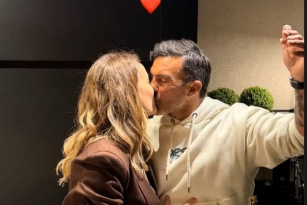 Un cumpleaños, una foto y dos familias: la particular imagen que Allegra Cubero inmortalizó entre su papá y Mica Viciconte