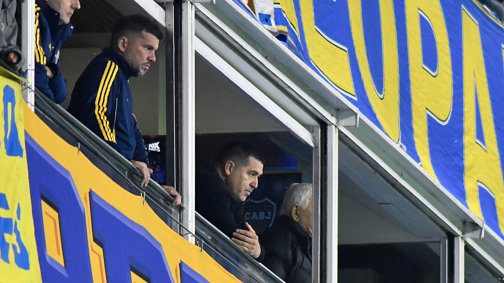 El ex defensor en su descargo apuntó al plantel y a la dirigencia encabezada por Juan Román Riquelme (Foto Baires)