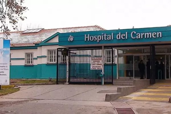 Un hombre con esquizofrenia fue brutalmente apuñalado en Mendoza y su esposo es el principal sospechoso