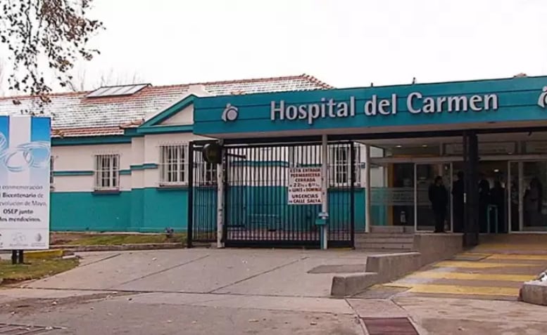 Un hombre con esquizofrenia fue brutalmente apuñalado en Mendoza y su esposo es el principal sospechoso