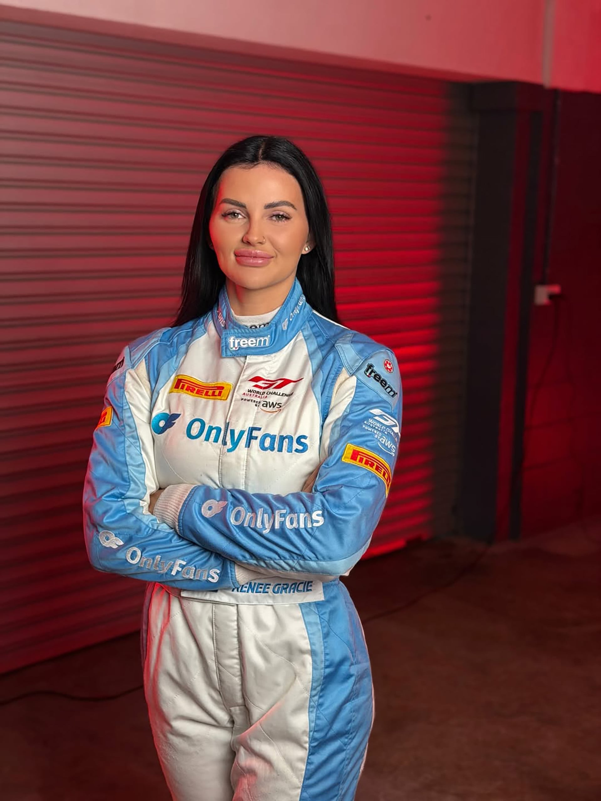 Renee Gracie combina su pasado en el automovilismo con su nueva carrera en el mundo digital.