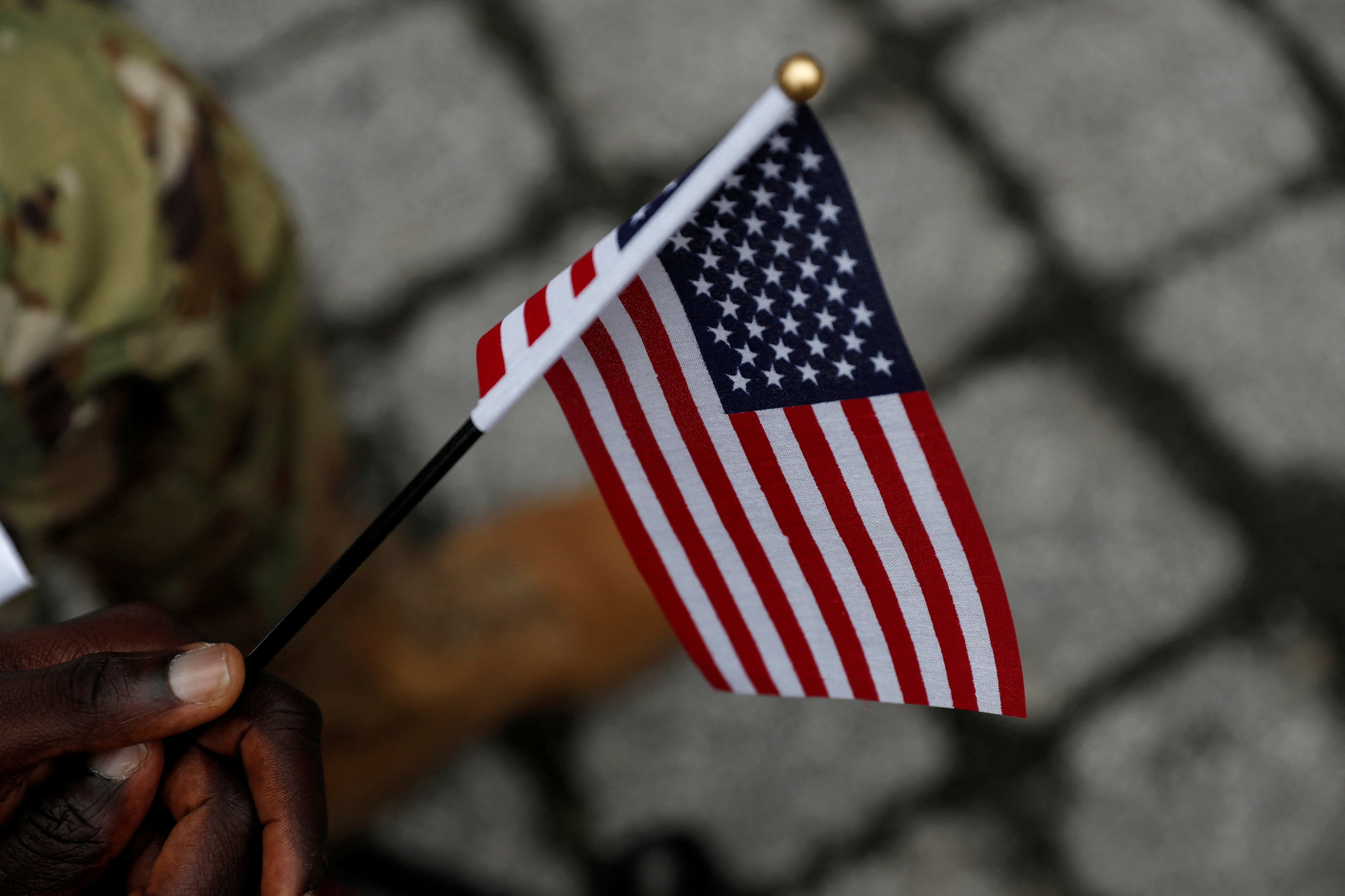 El boletín de visas de junio 2026 de USCIS introduce nuevas fechas de acción final, límites anuales por categoría y advertencias de retrocesos para India, China y Filipinas. (REUTERS/Shannon Stapleton/File Photo)