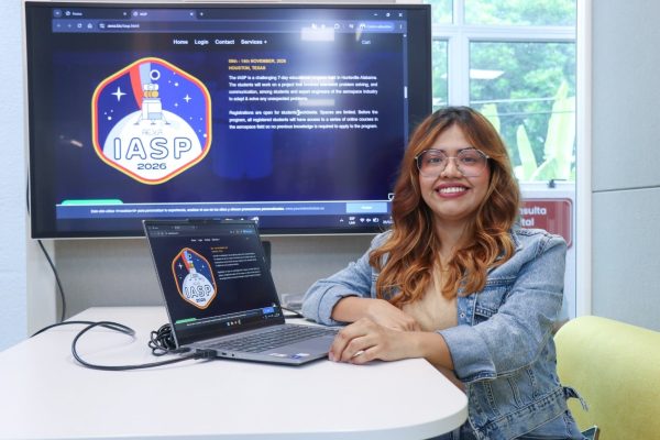 “Yo soñaba con este mundo”: Ariel estudiante universitaria que viajará a la NASA desde El Salvador
