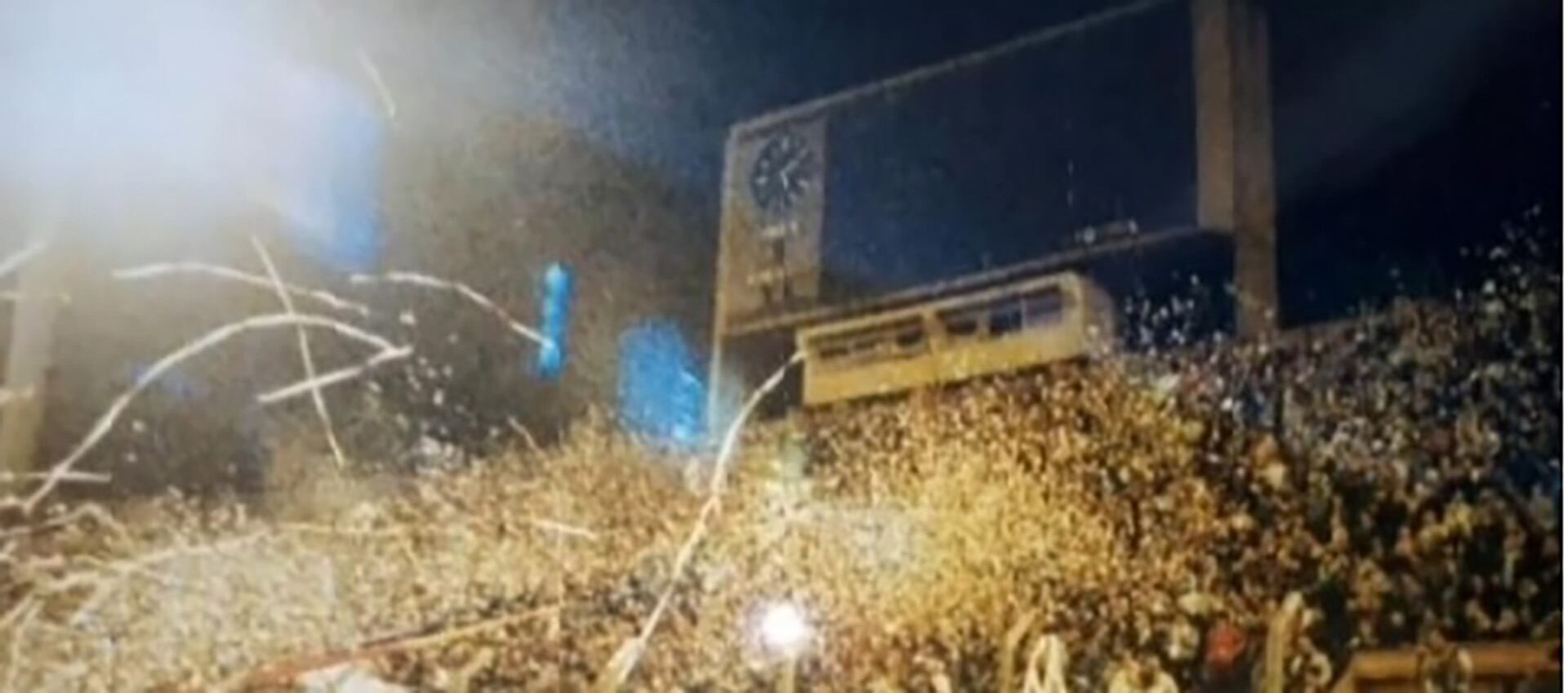 La hinchada de Sportivo Italiano copando la popular de Vélez la noche soñada