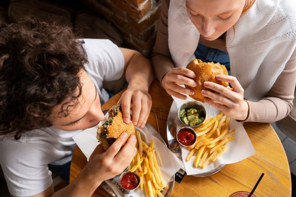 Alimentos ultraprocesados: un estudio los vincula con mayor riesgo de demencia en mayores de 50 años