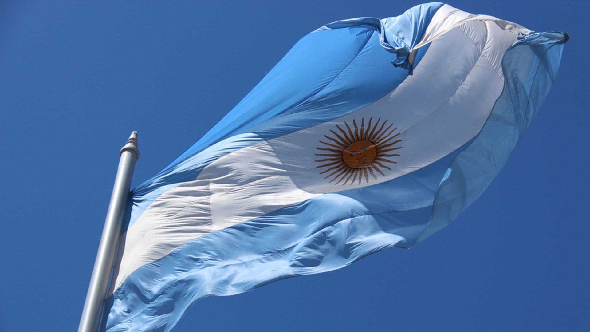 Alumnos extranjeros de cuarto grado jurarán la bandera argentina en escuelas públicas de la Ciudad de Buenos Aires