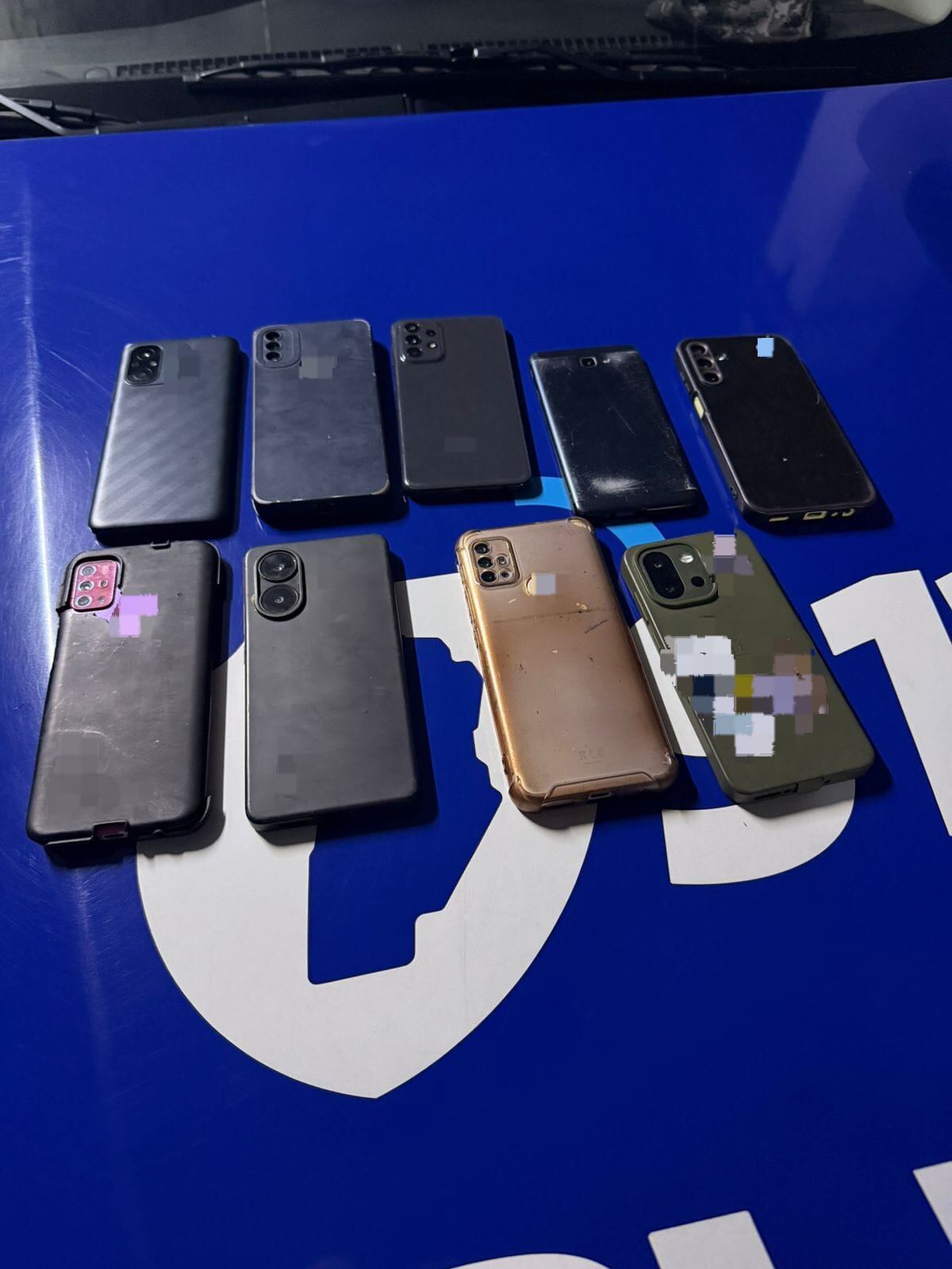 Aprovecharon los festejos por el triunfo de Argentina para robar celulares con la modalidad “pasamanos”: hay cuatro detenidos