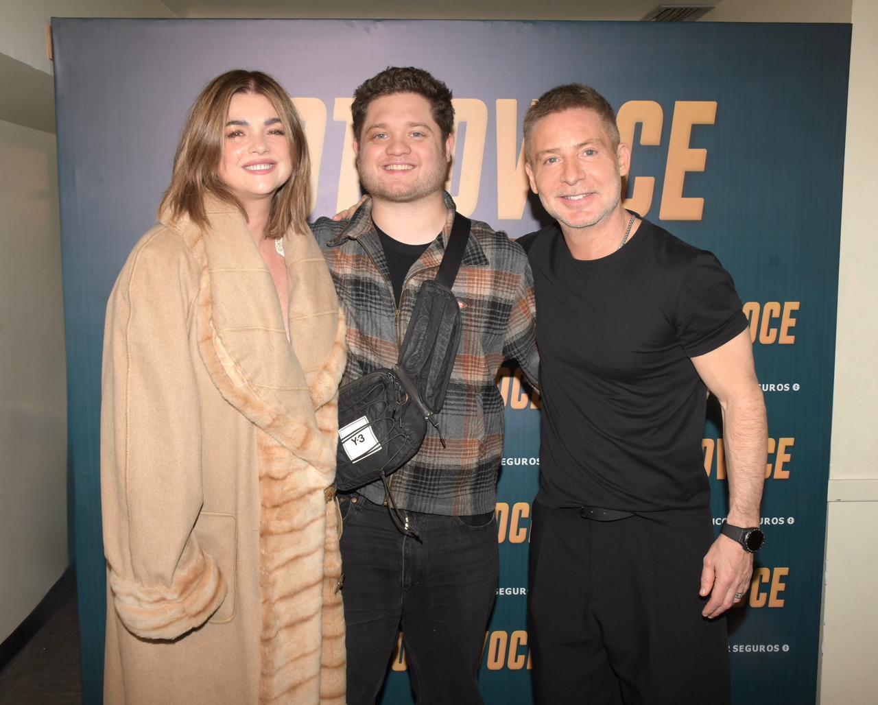 Araceli González, Toto Kirzner y Adrián Suar en la función de Sottovoce (StoryLab/RSFotos)