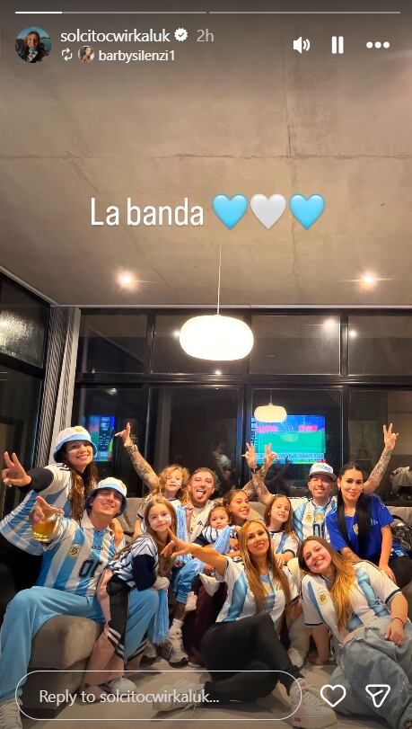 El Polaco y Barby Silenzi celebraron el triunfo nacional en un gran grupo