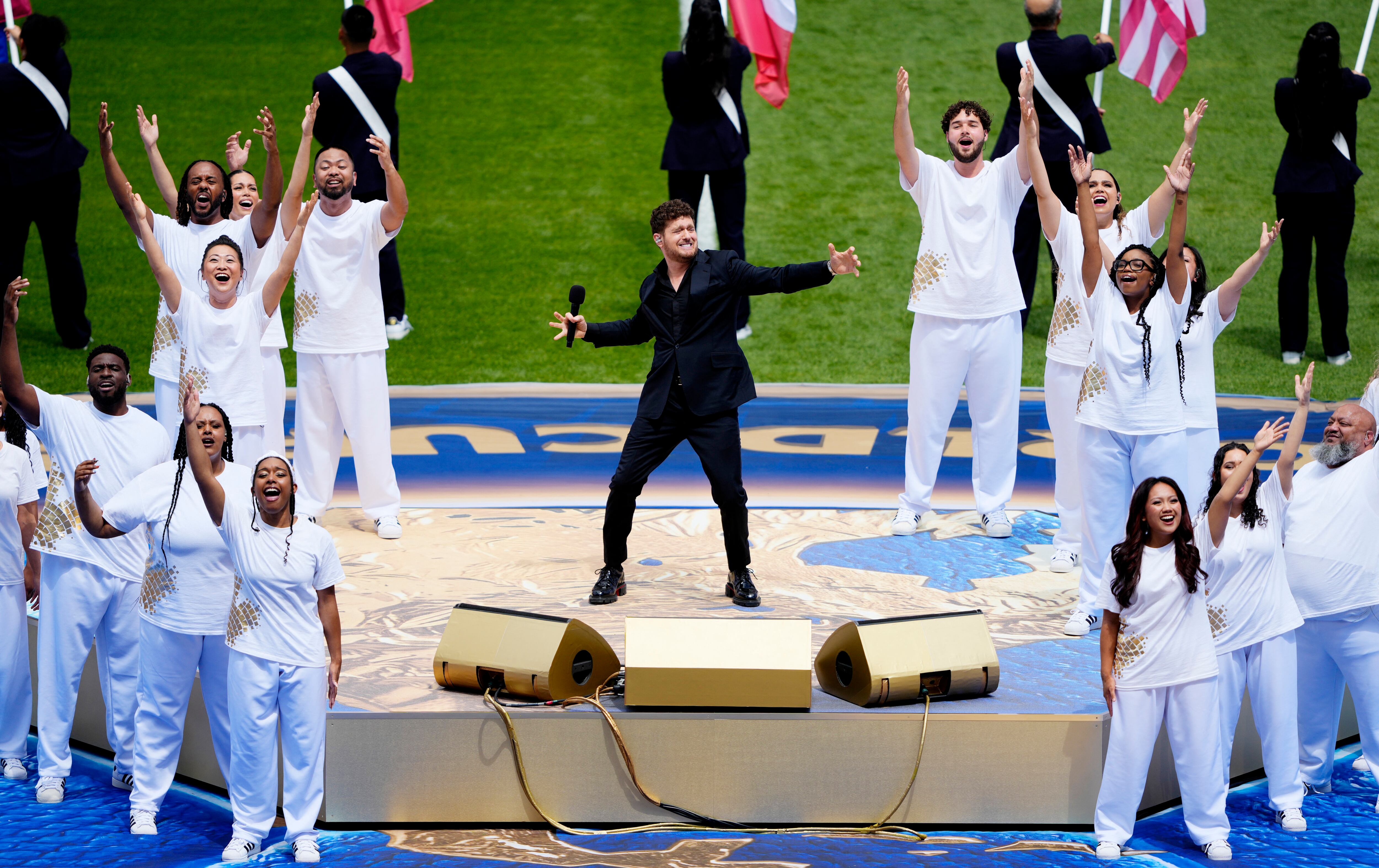Michael Bublé se presentó antes de que comience el partido Canadá-Bosnia-Herzegovina ( IMAGN IMAGES via Reuters/Kevin Sousa)