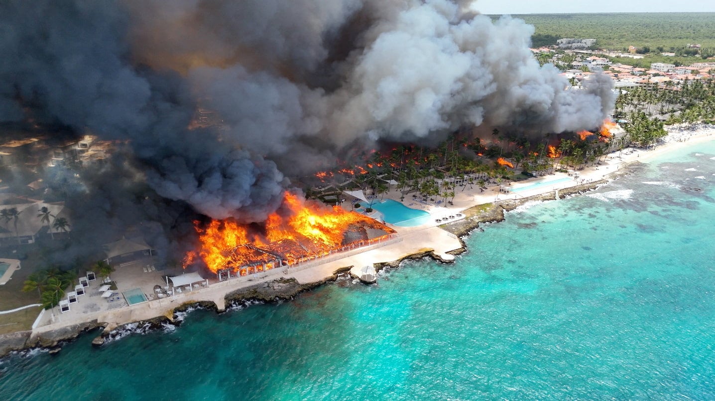 Un total de 475 miembros de distintos organismos participaron en la respuesta al incendio bajo el Sistema de Comando de Incidentes del COE. Gojko Culibrk/vía REUTERS. ESTA IMAGEN HA SIDO PROPORCIONADA POR UN TERCERO.