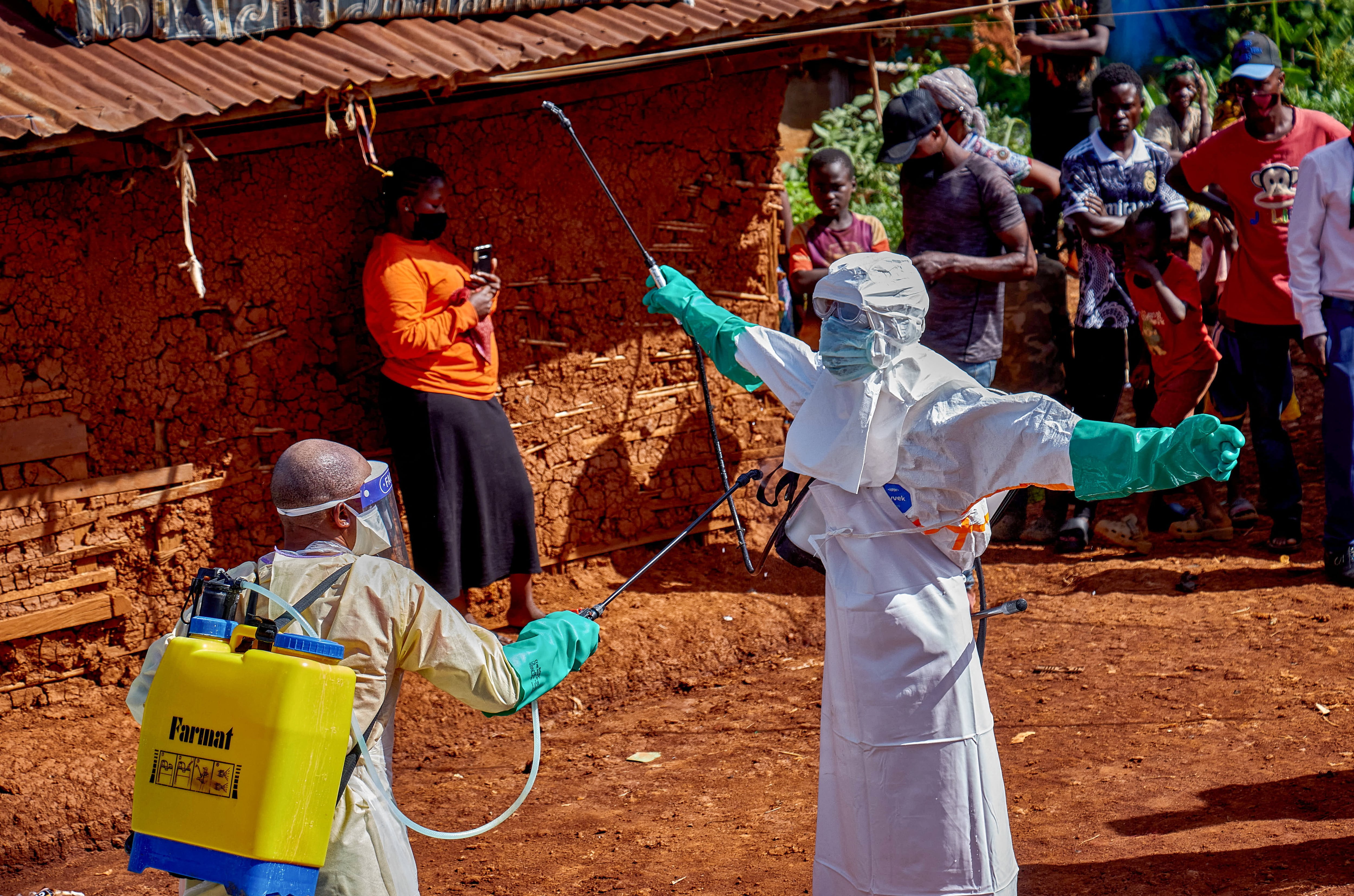 Estados Unidos activó el máximo nivel de respuesta sanitaria tras la expansión del ébola en la República Democrática del Congo, Uganda y Francia (REUTERS/Gradel Muyisa Mumbere)