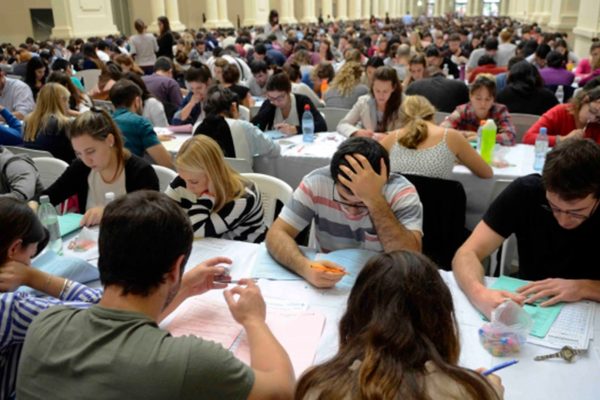 Cómo fue el examen de residencias médicas 2026 en CABA con récord de inscriptos