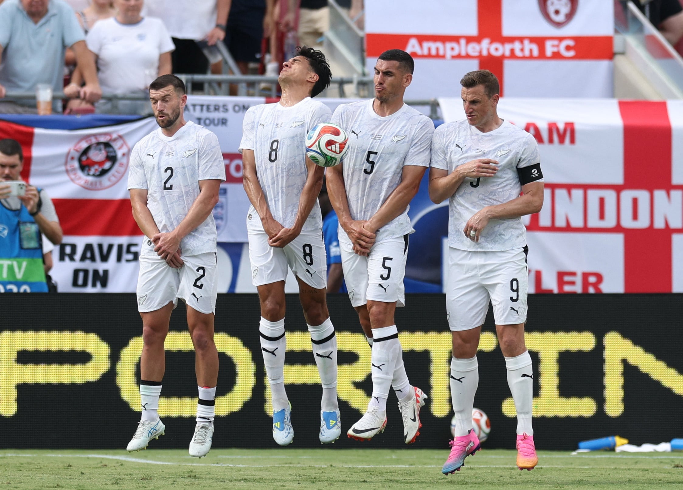 Tras este resultado los All Whites apuntan al debut en el Mundial (Reuters/Nathan Ray Seebeck)