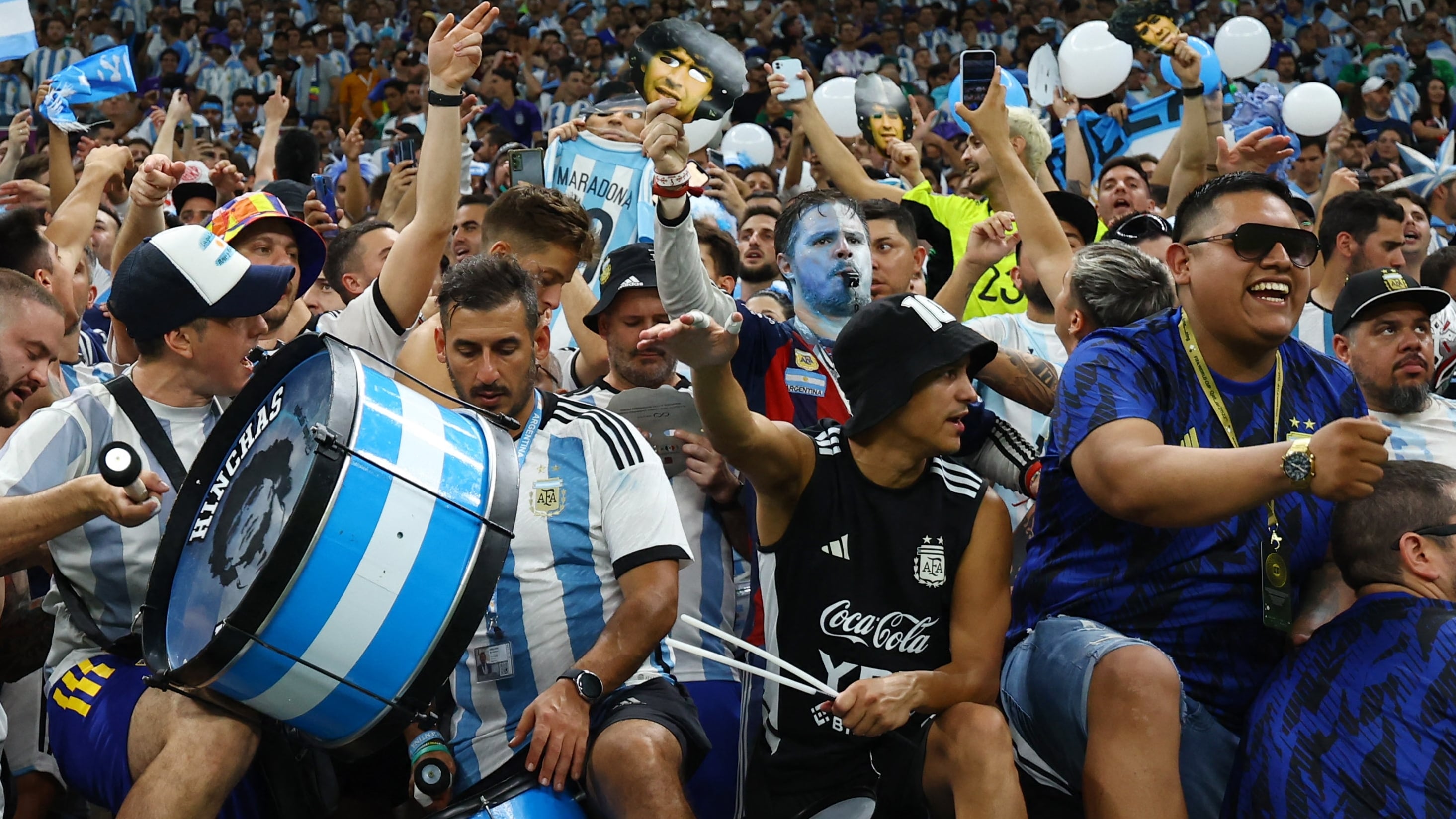 En Qatar, la barra de Vélez tomó el comando (REUTERS/Kai Pfaffenbach)
