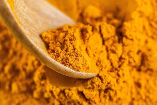 Cúrcuma y articulaciones: cuál es el verdadero vínculo que empuja su popularidad como suplemento, según expertos