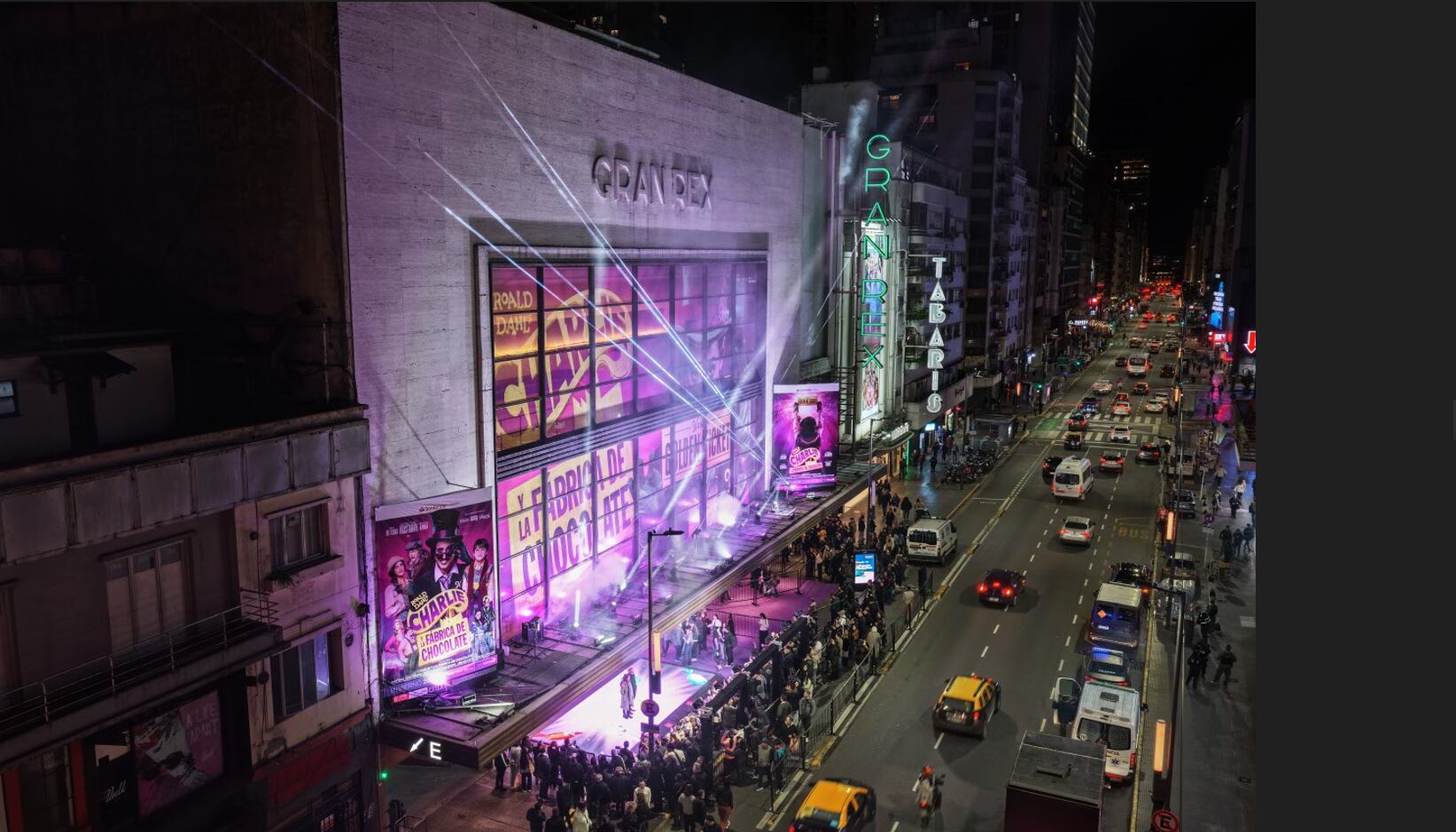 Del glamour de la alfombra a la fantasía de Willy Wonka: la noche soñada de Charlie y la Fábrica de Chocolate