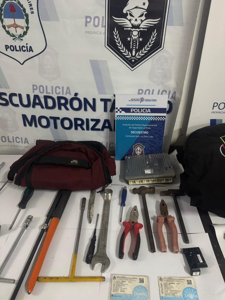 Desarticularon una red que usaba inhibidores para robar autos en Mar del Plata: los atraparon cuando vaciaban una camioneta