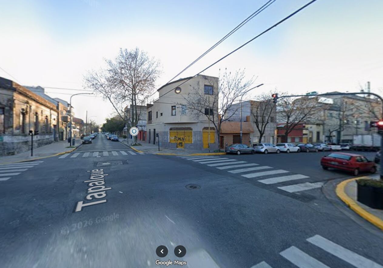 La víctima residía junto a sus explotadores y era obligada a entregarles el dinero que obtenía pidiendo en las calles de Mataderos (Google Maps)