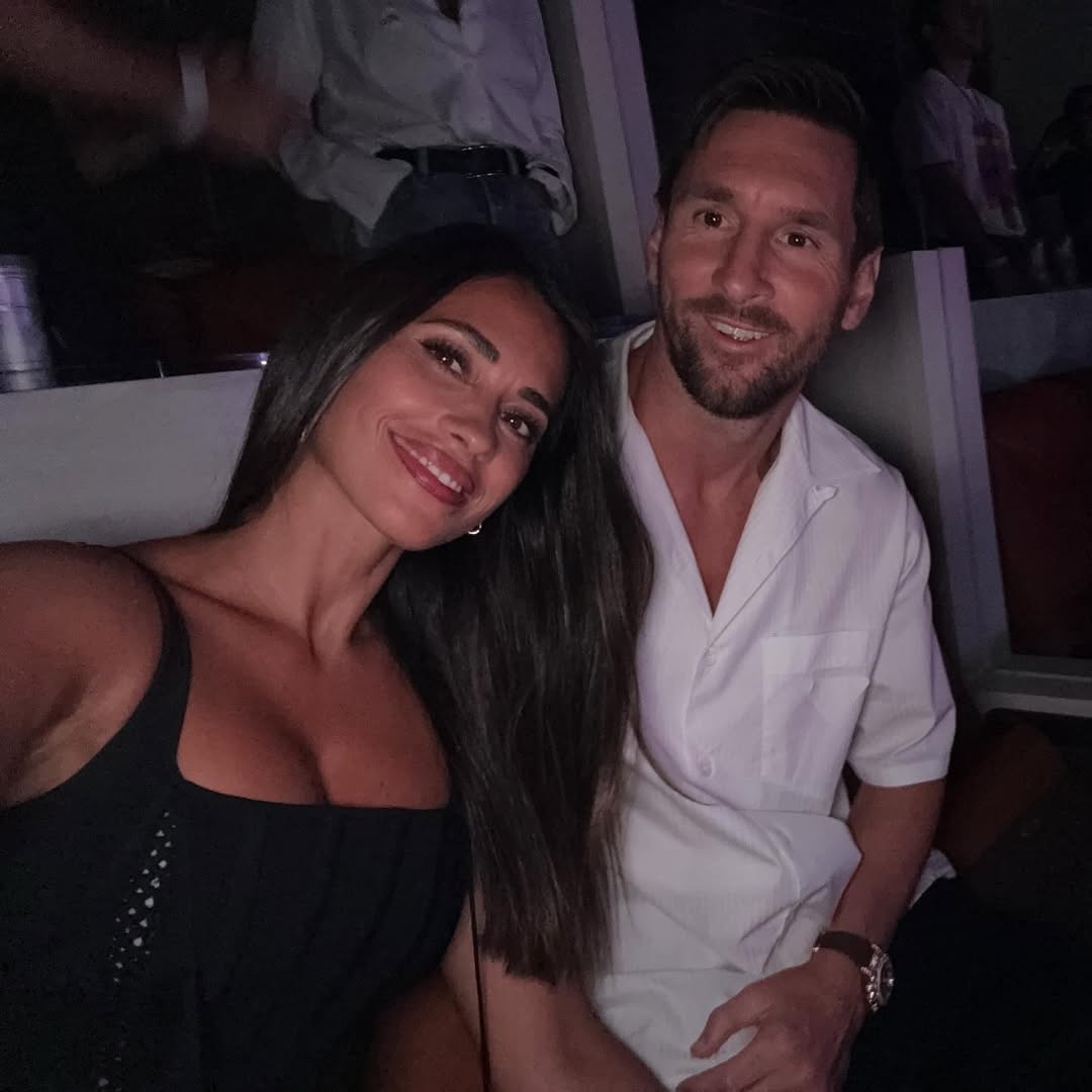 Antonela Roccuzzo junto a Lionel Messi