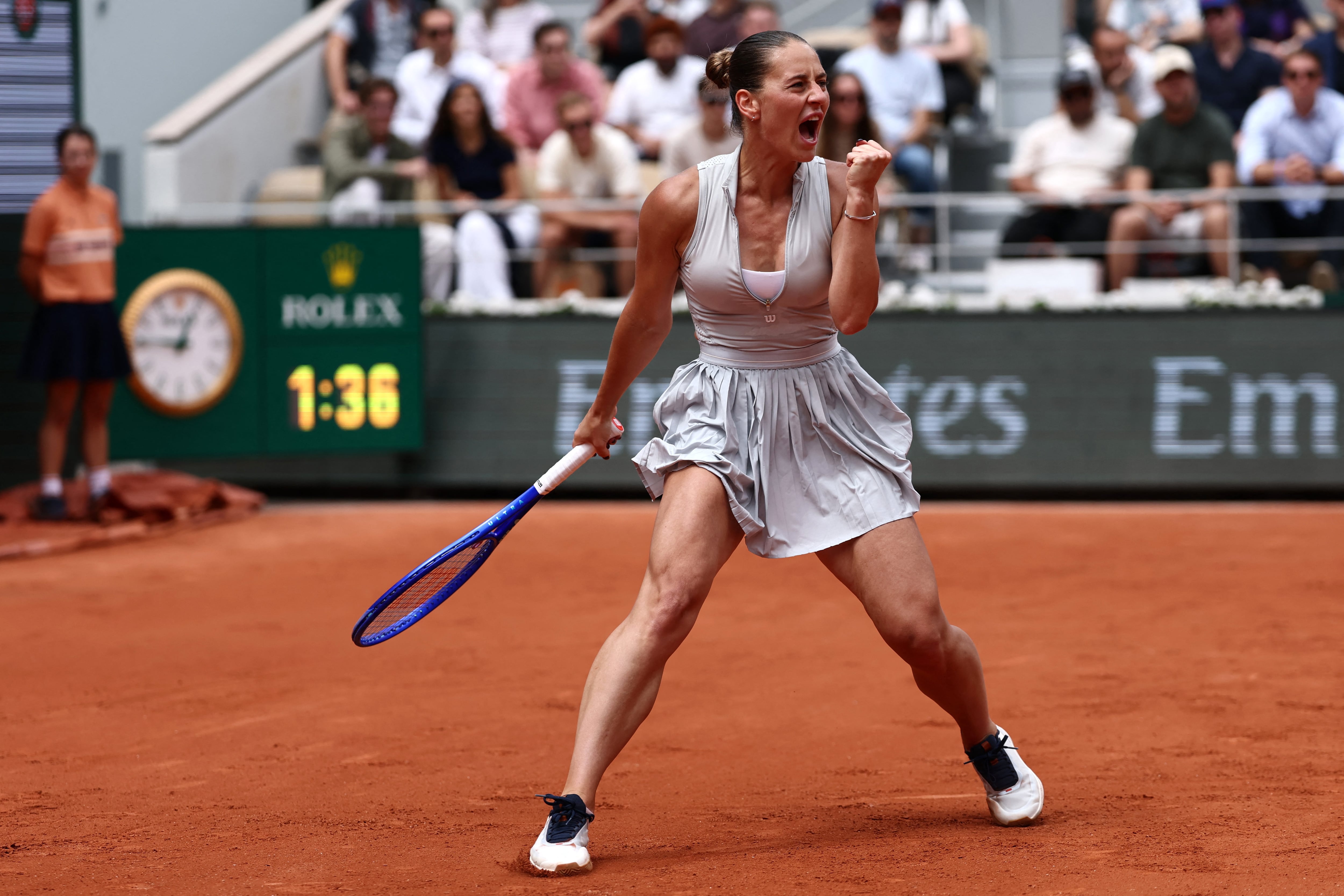 Marta Kostyuk eliminó a Iga Swiatek y enfrentará a Elina Svitolina en cuartos de final del Roland Garros (REUTERS/Stephane Mahe)