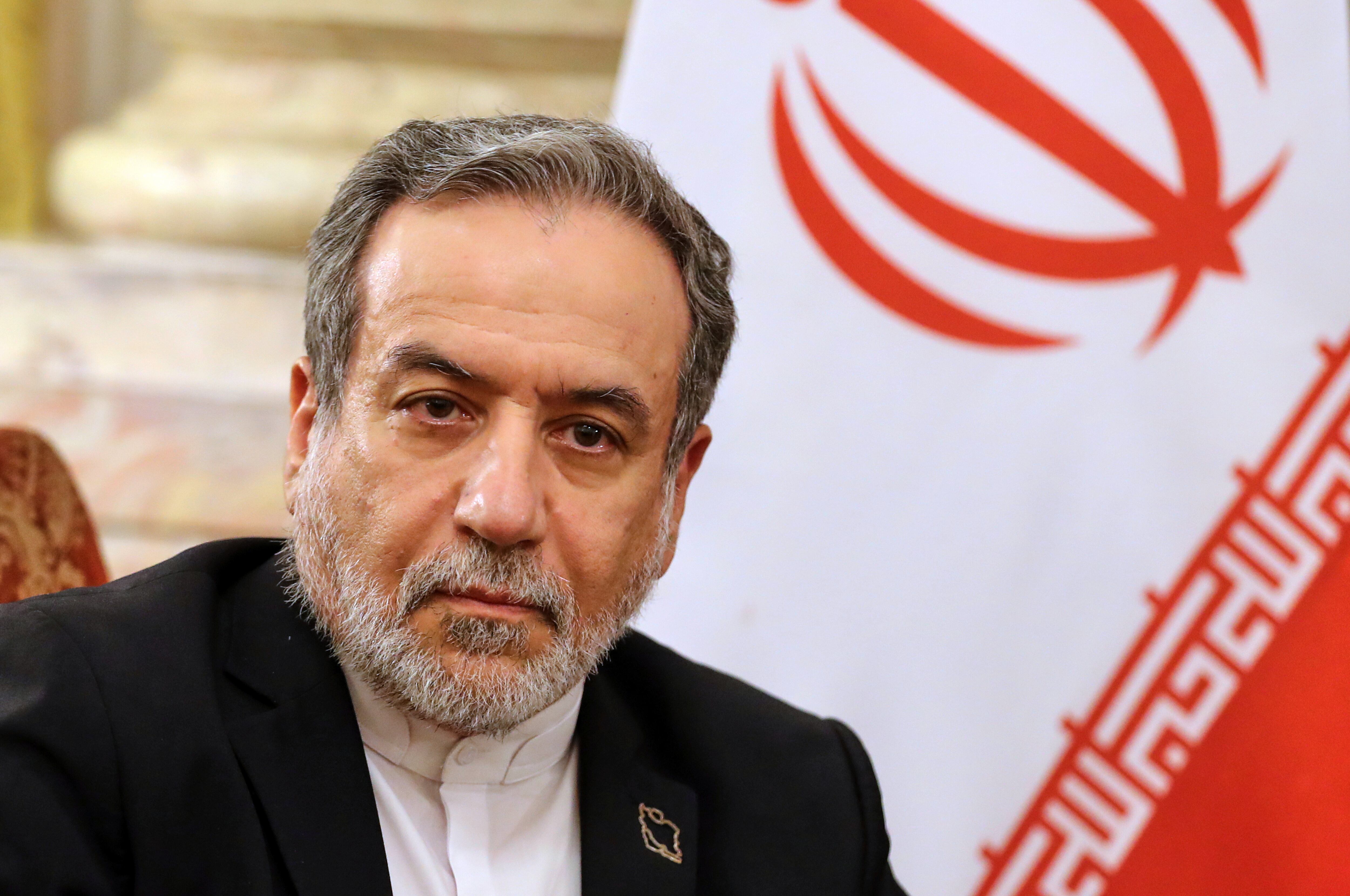 El ministro iraní de Exteriores Abbas Araghchi em una reunión (AP/Khaled Elfiqi, Archivo)