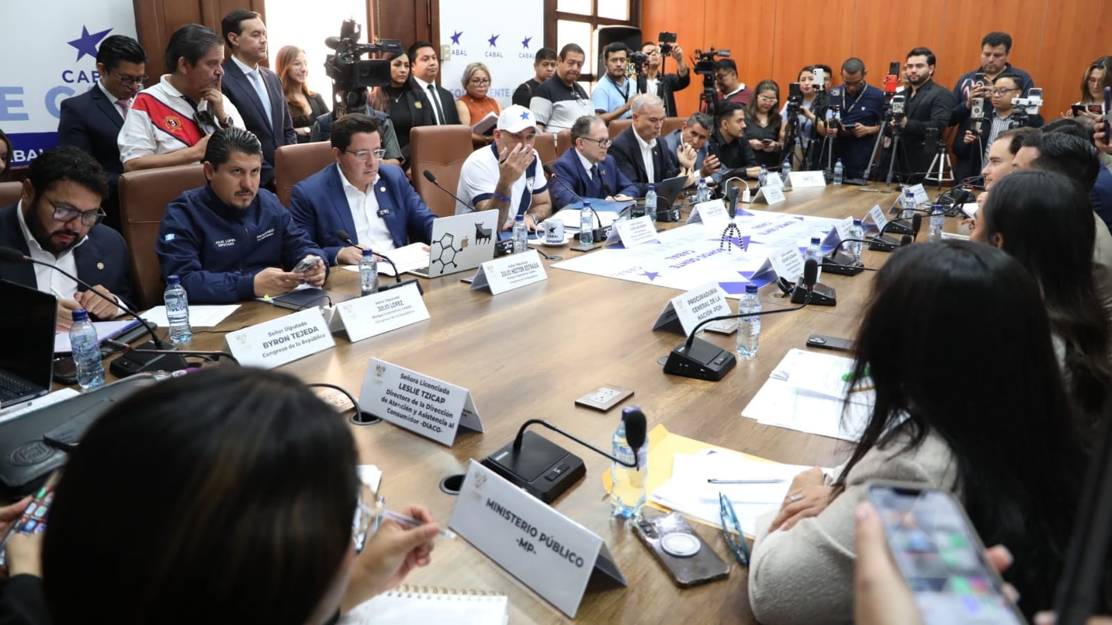 Solicitó declarar lesiva la adjudicación de la frecuencia 5G tras la subasta de 60 MHz en Guatemala (Foto cortesía Congreso)